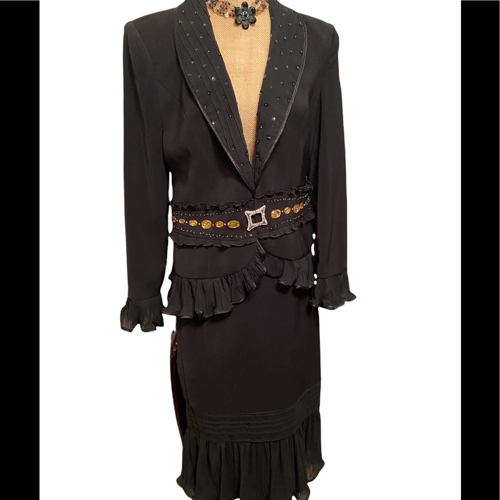 As•Hro 2-Piece Skirt Suit
